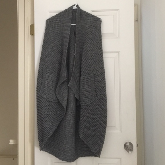 Chasor Sweaters - Over sized gray open sweater