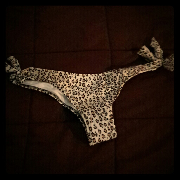 VS Victoria's Secret Itsy Bottom Leopard