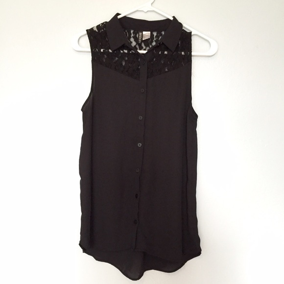 H&M Chiffon Sleeveless Button Down Top - Picture 1 of 1