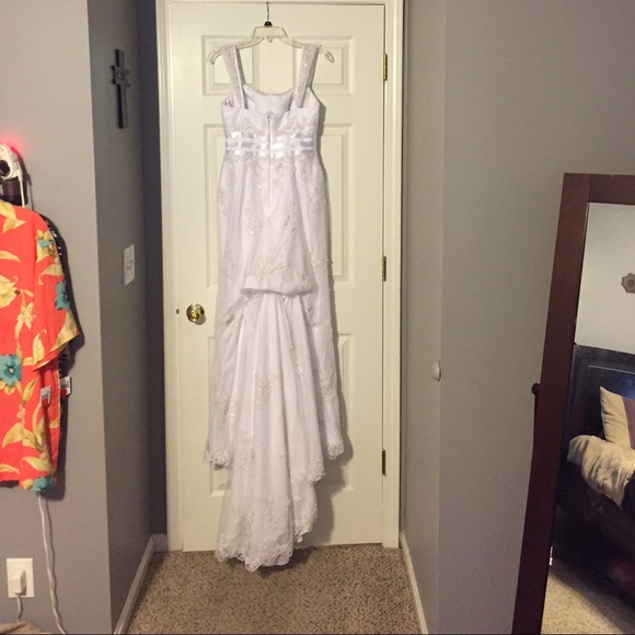 PRICE DROP🎉🎉🎈Gorgeous white wedding dress - Picture 3 of 4