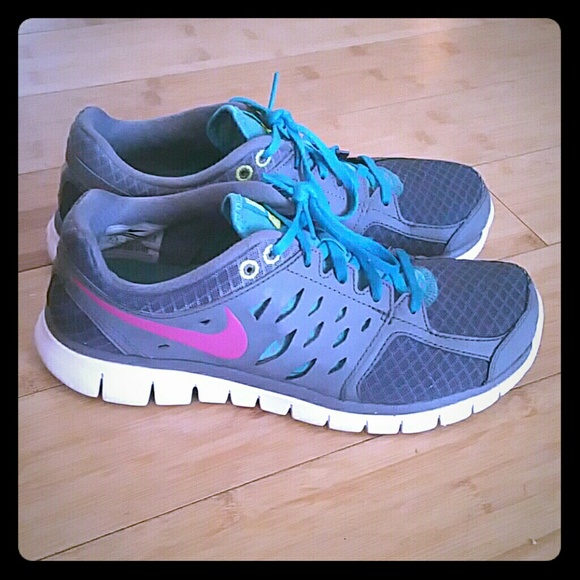 EUC Nike Flex Free Run 2013