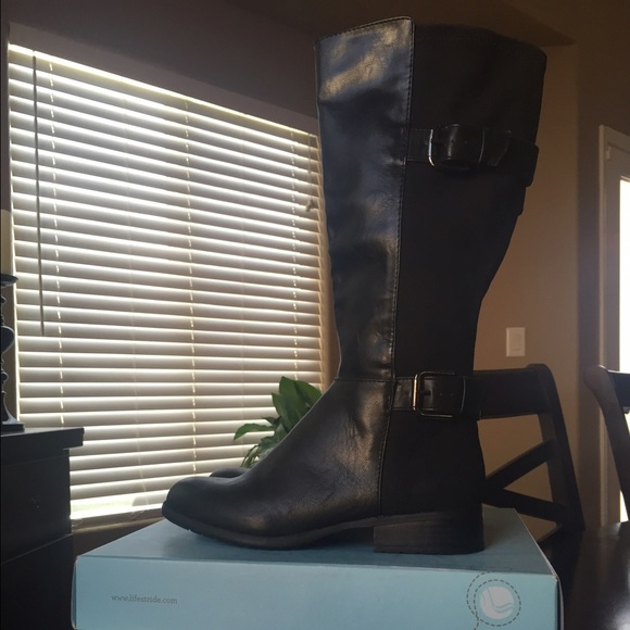 Black boots with 2 buckles-leather and suede.