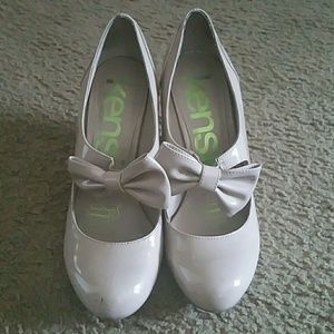 ***SOLD***Nude heels