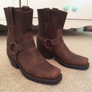 Frye Harness 8R Boots