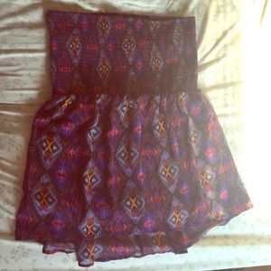 Strapless flowy tank with Aztec design