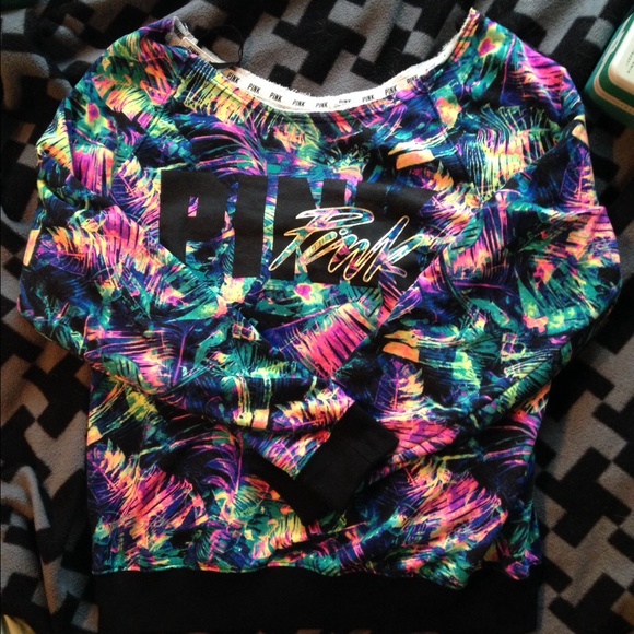 NWT PINK Victoria's Secret Sweatshirt