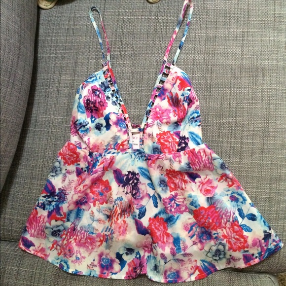 A'gaci floral tank top - Picture 4 of 7