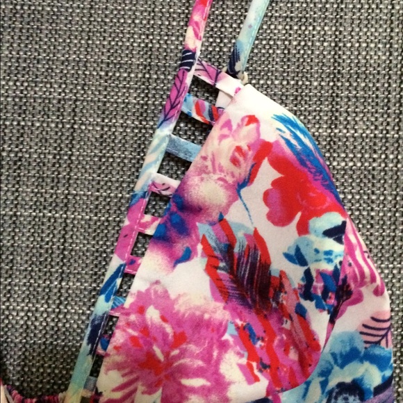 A'gaci floral tank top - Picture 5 of 7