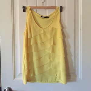 Limited sleeveless blouse