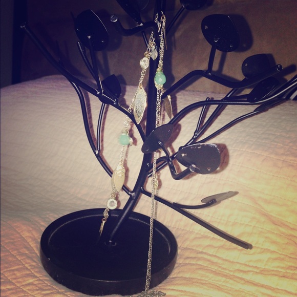 Tree jewelry holder