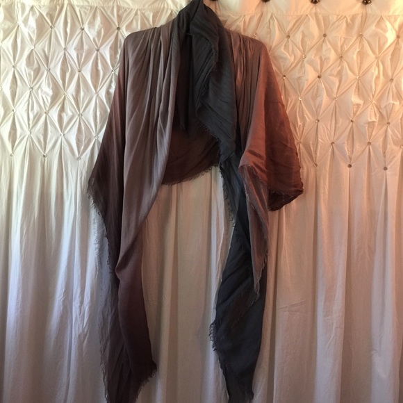 Tilo Accessories - Beautiful long ombré scarf