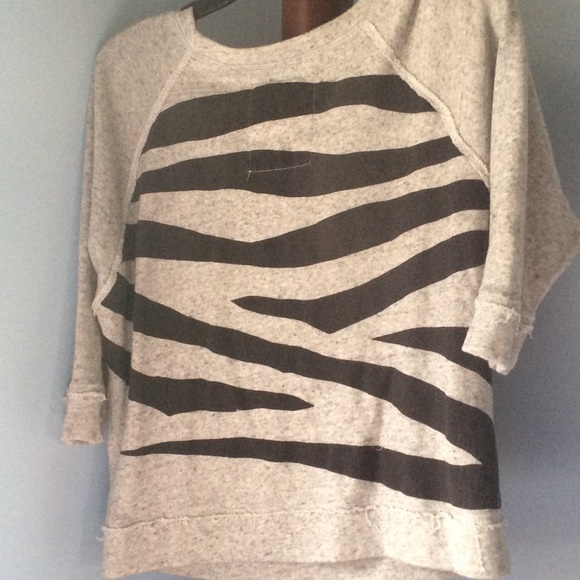 Express sweater for your denim - Picture 2 of 2