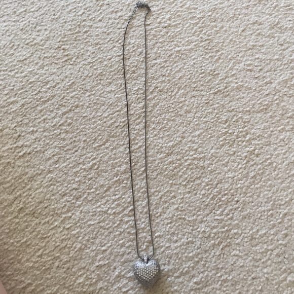 Heart necklace - Picture 3 of 4