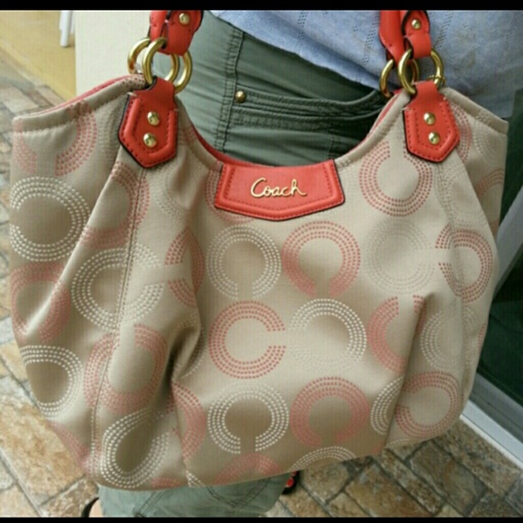 2 coach purses LIMITED TIME ONLY