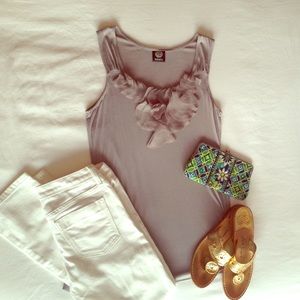 Bobeau Grey Textured Ruffled Tank Top size S