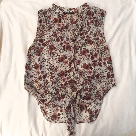 BRANDY MELVILLE CROPPED BUTTON TIE TANK