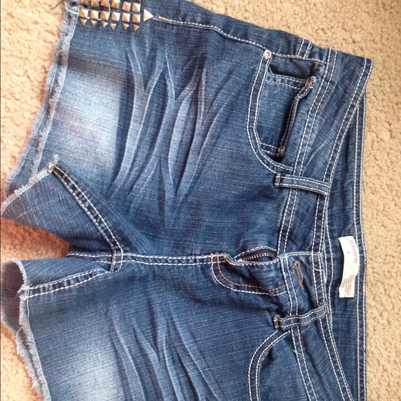 SUPER cute blue jean shorts!