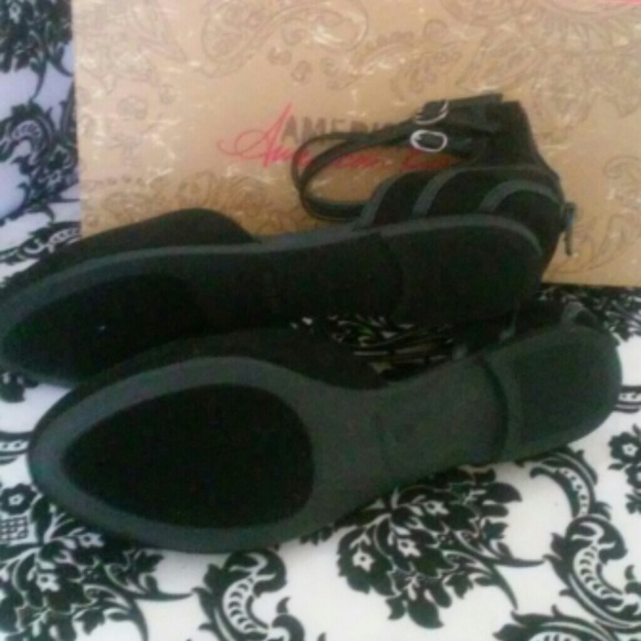 ⭕SOLD⭕Black flat shoes - Picture 3 of 4