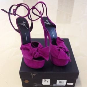 Beautiful sandal in great condition