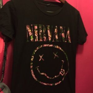 Nirvana flower pattern top on hold
