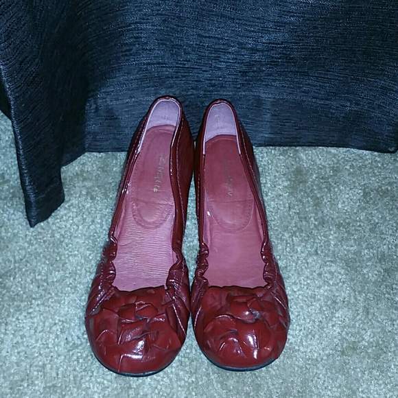 Patent leather zigila flats