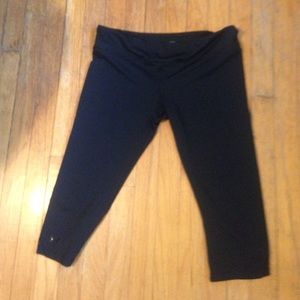 Women Lg Under Armour Capris