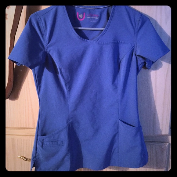 Urbane Performance Scrub Top