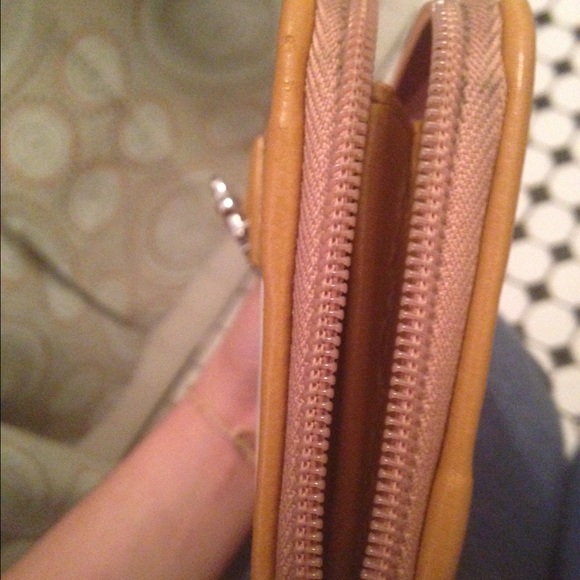 Hello kitty wallet🐰💐 - Picture 4 of 4