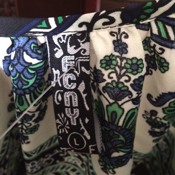 Beautiful top! - Picture 3 of 3