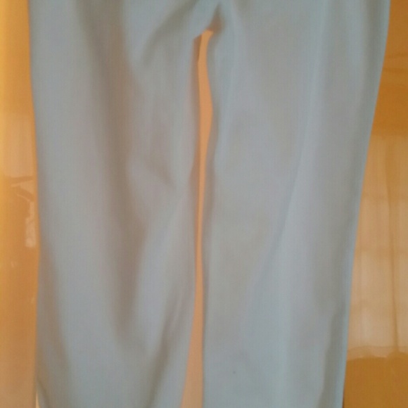 White capris, soft cotton, cuuf or uncuff