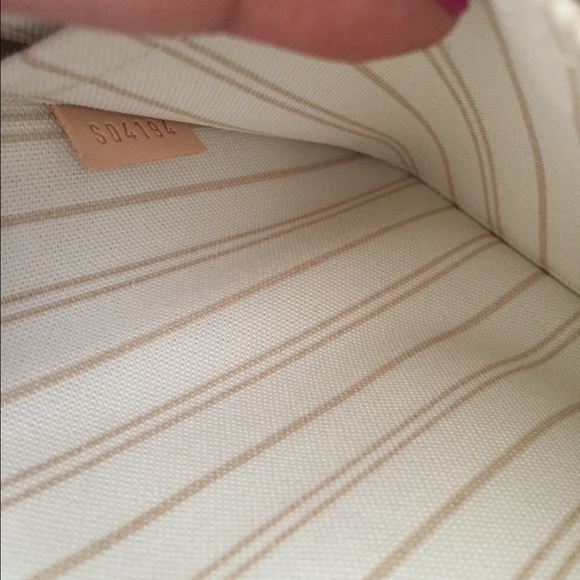 🚫SOLD🚫Louis Vuitton Neverfull Pochette - Picture 4 of 4