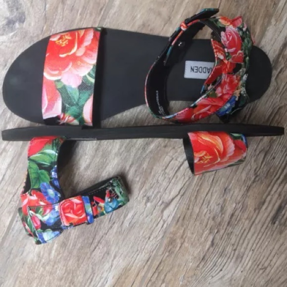 Steve Madden floral flats sandals summer 2015 $89