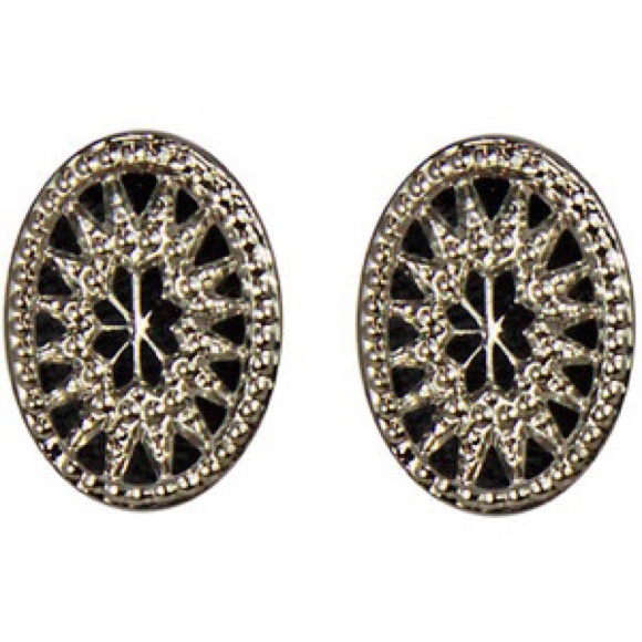 Tarina Gotham city starburst cameo post earrings