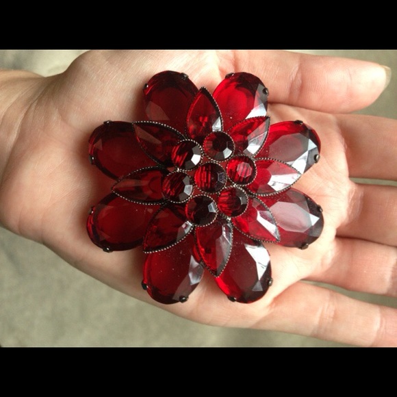 Red vintage style flower brooch