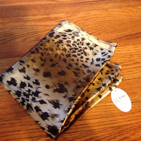 Nice bundal of scarfs - Picture 1 of 3