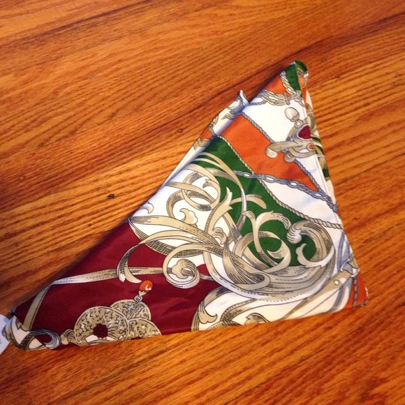 Nice bundal of scarfs - Picture 2 of 3