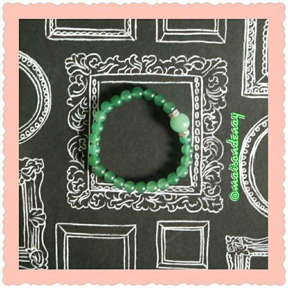 "Emerald Excellence" beaded bracelet
