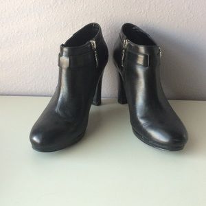 Lauren Ralph Lauren- black boots Lauren Ralph Lauren- black boots