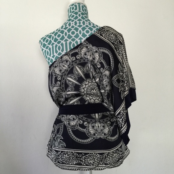 One shoulder scarf top - Picture 2 of 3