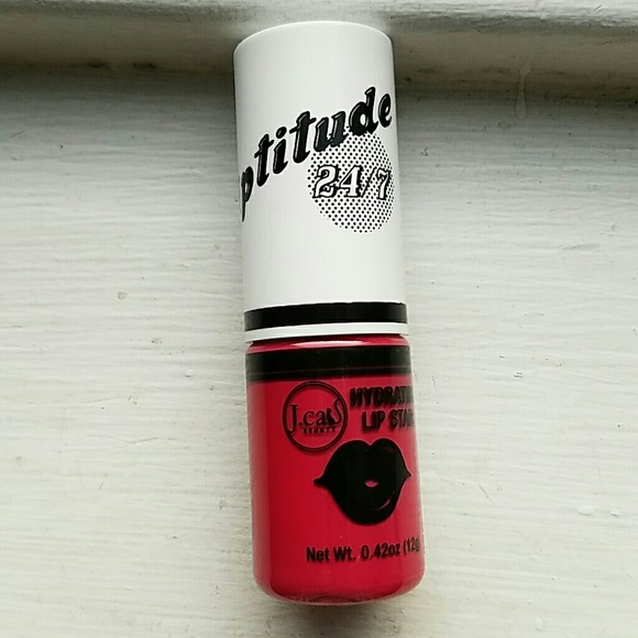 Liptitude pink hydrating lip stain