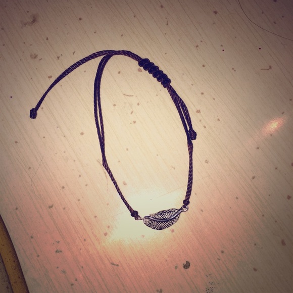 Feather bracelet - Picture 1 of 3