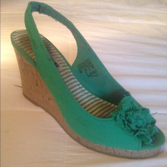 Green wedge sandals - Picture 3 of 4