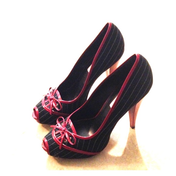 8.5 Steve Madden red pinstripe peep toe heels