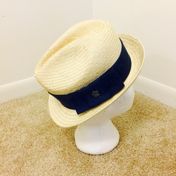 Raffia hat