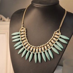 Statement necklace