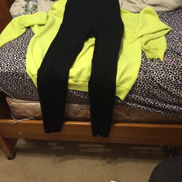 Black leggings