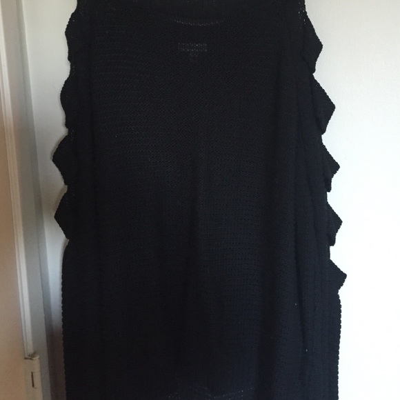 Black knit Sweater with cut-out sleeves