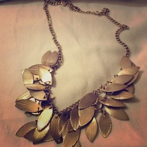 Gold leaves necklace