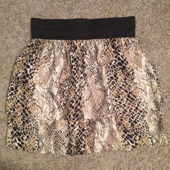 Aqua 100% Silk Snakeprint Elastic Waistband Skirt - Picture 2 of 3