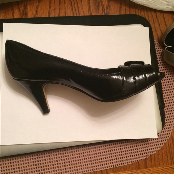 Karen Scott Black High Heels (Size 8w)